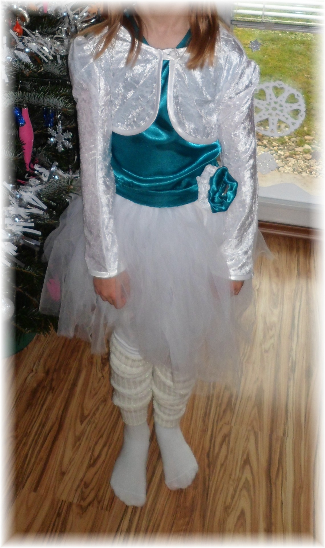 slavnostní dívčí šaty