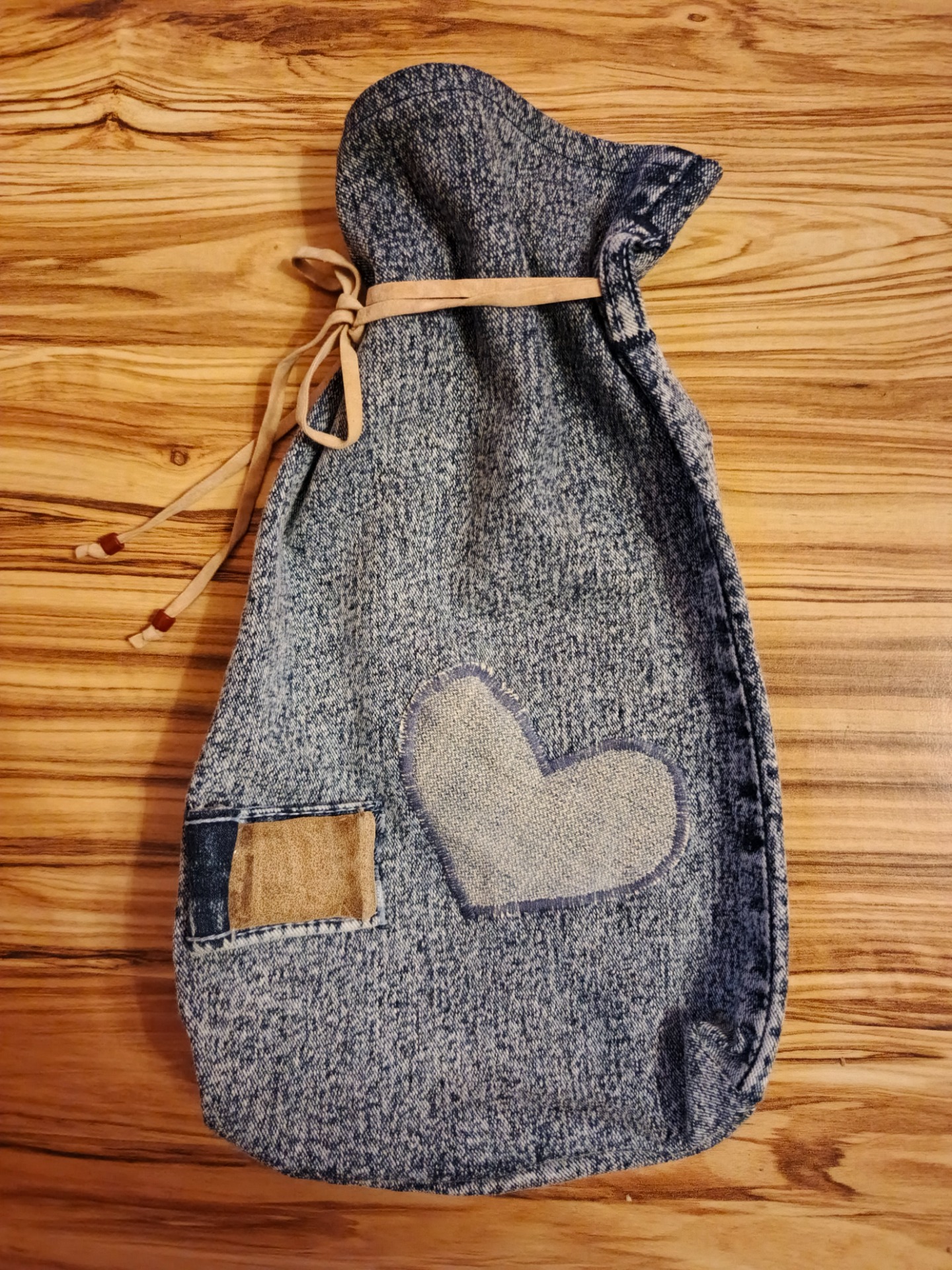 džínový dárkový pytlík, upcyklace DÁRKOMAT
